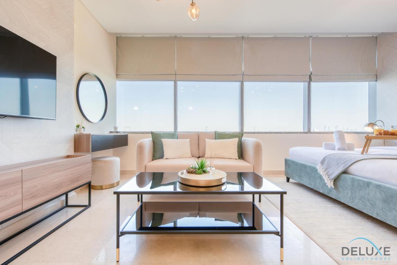 Great Value Stylish With Pool & Stunning Views By Deluxe Homes * Dubai