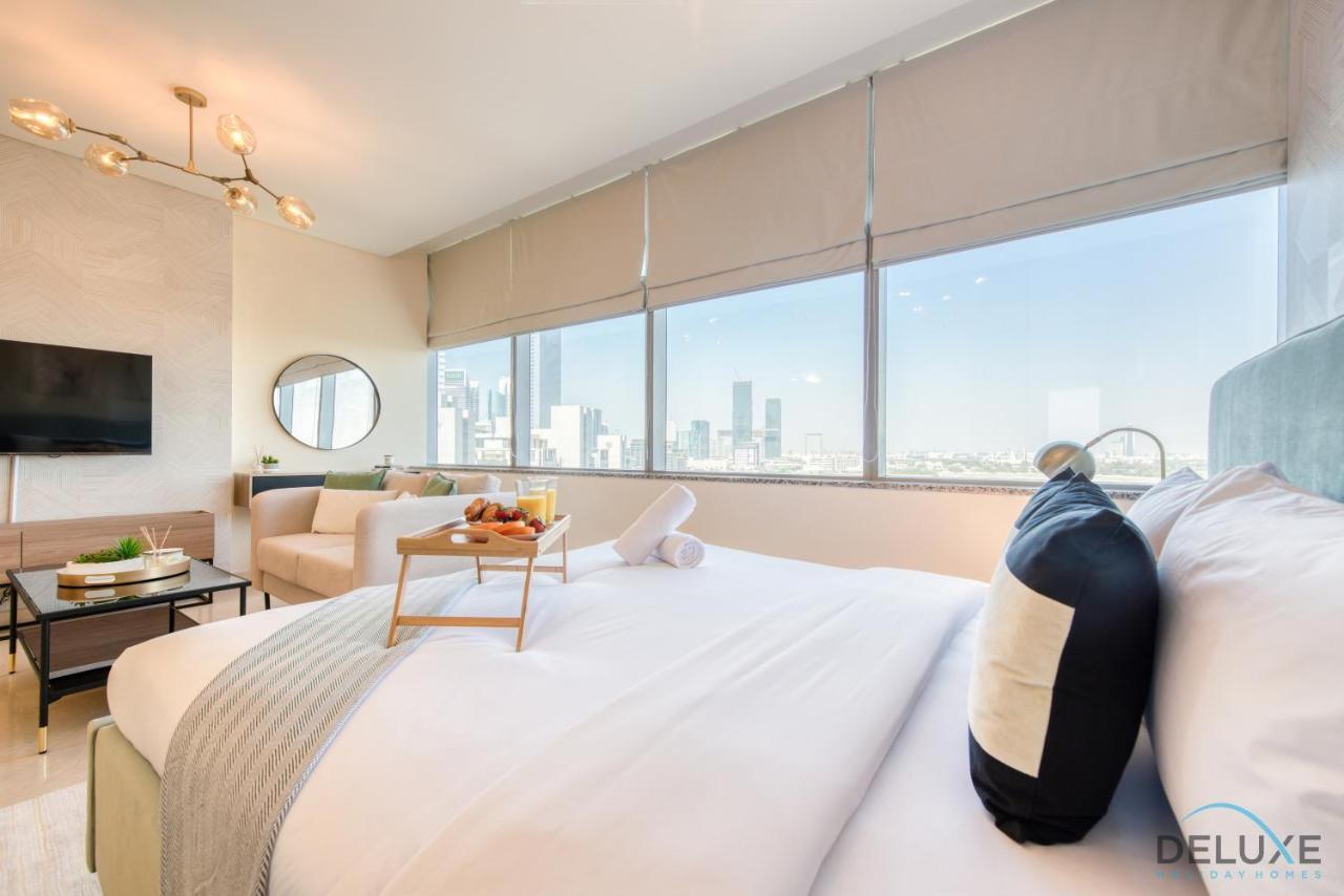 Great Value Stylish With Pool & Stunning Views By Deluxe Homes * Dubai