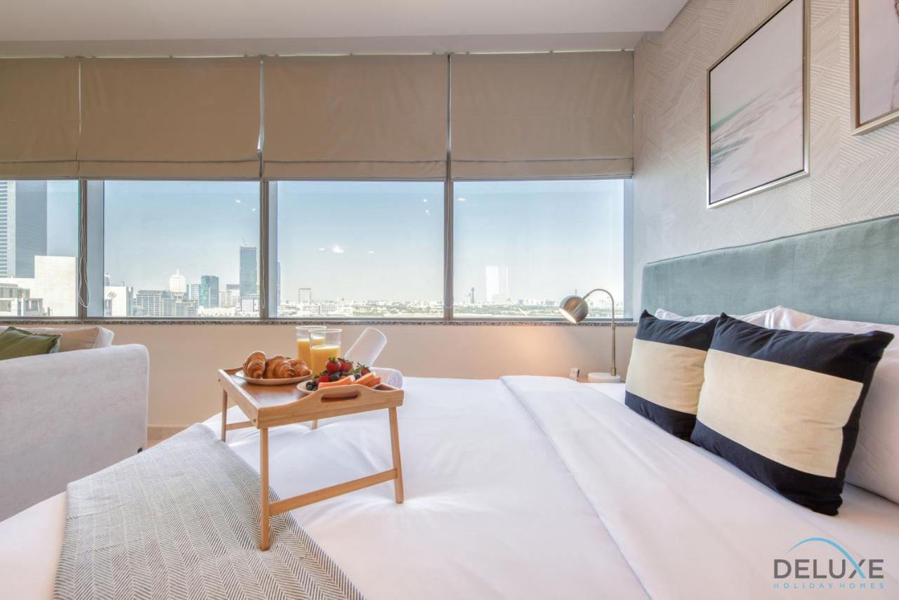 Great Value Stylish With Pool & Stunning Views By Deluxe Homes Apartment Dubai